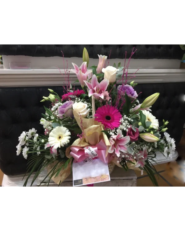 Cesta variada rosa y blanco Cesta variada rosa y blanco