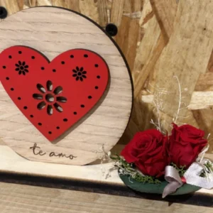 Corazón madera con rosa preservada roja. 7 Corazón madera con rosa preservada roja. - Imagen 4