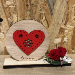 Corazón madera con rosa preservada roja. 6 Corazón madera con rosa preservada roja. - Imagen 3