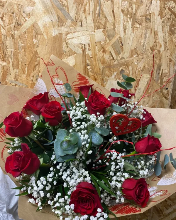 Ramo Especial Mama – 12 Rosas Rojas 5