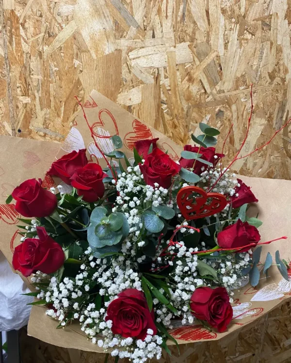 Ramo Especial Mama – 12 Rosas Rojas