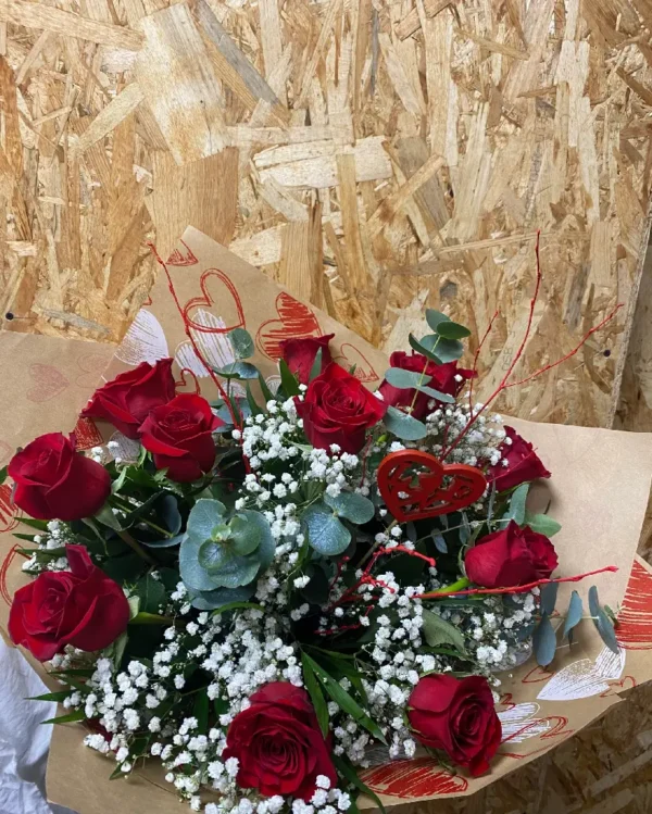 Ramo Especial Mama – 12 Rosas Rojas4