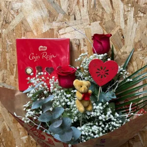 Ramo Especial Mamá - 2 Rosas Rojas + Peluche + Bombones Caja Roja 9 Ramo Especial Mamá - 2 Rosas Rojas + Peluche + Bombones Caja Roja - Imagen 4