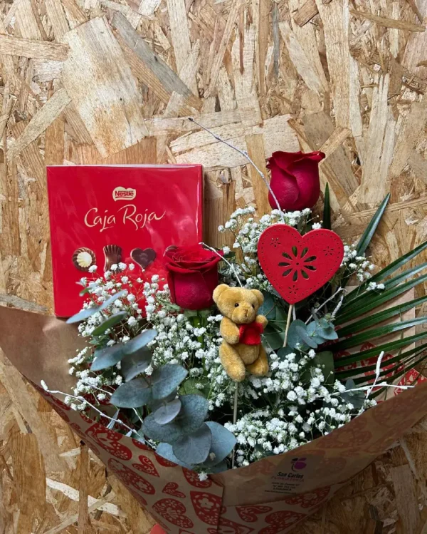 Ramo Especial Mamá - 2 Rosas Rojas + Peluche + Bombones Caja Roja 3 Ramo Especial Mama – 2 Rosas Rojas Peluche Bombones Caja Roja 2