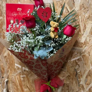 Ramo Especial Mamá - 3 Rosas Rojas + Peluche + Bombones Caja Roja - Imagen 4