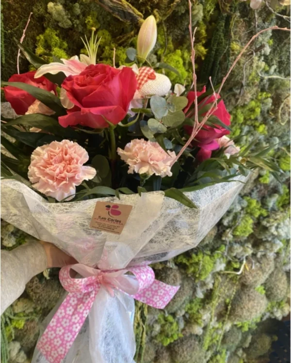 Ramo Rosas fuxia y Lilium 1