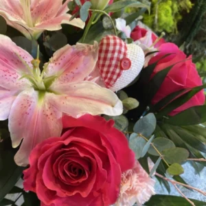 Ramo Rosas fuxia y Lilium. - Imagen 4