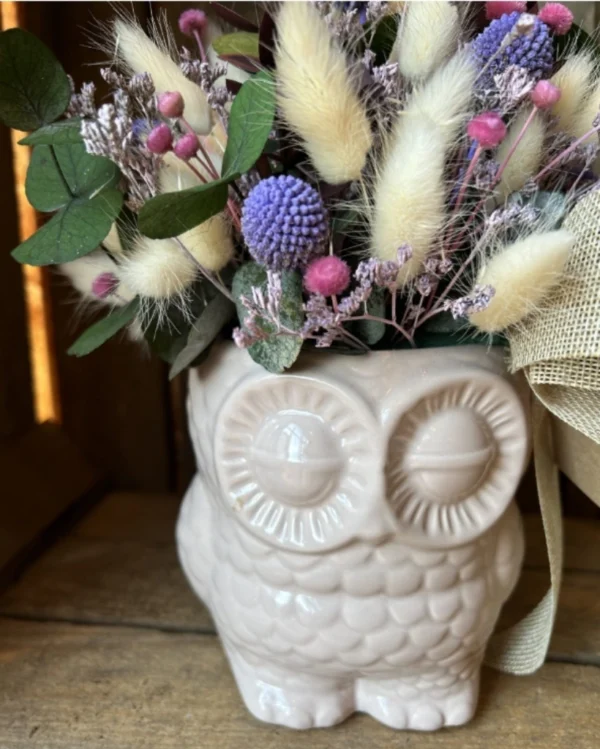 Búho vintage con flor preservada (1) Buho vintage con flor preservada 1