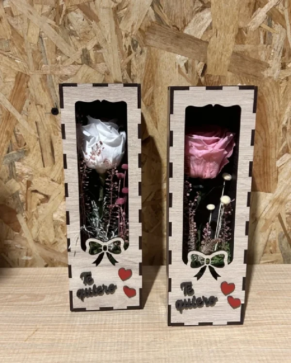 Caja madera Te quiero con rosa blanca o rosa preservada. 3 Caja madera Te quiero con rosa blanca o rosa preservada 1