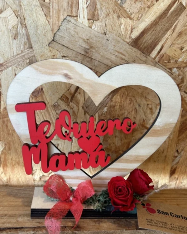 Corazón de madera Mamá con rosa preservada roja Corazon de madera Mama con rosa preservada roja