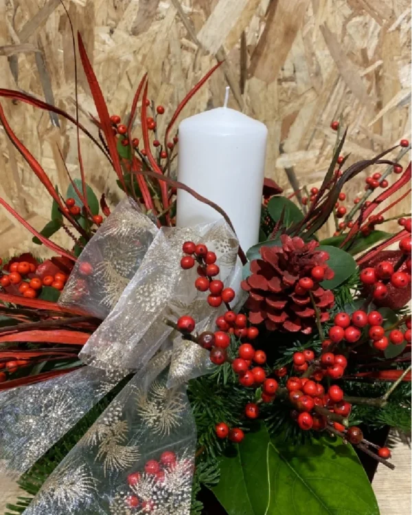 Centro de mesa Ilex en tonos rojos y verdes