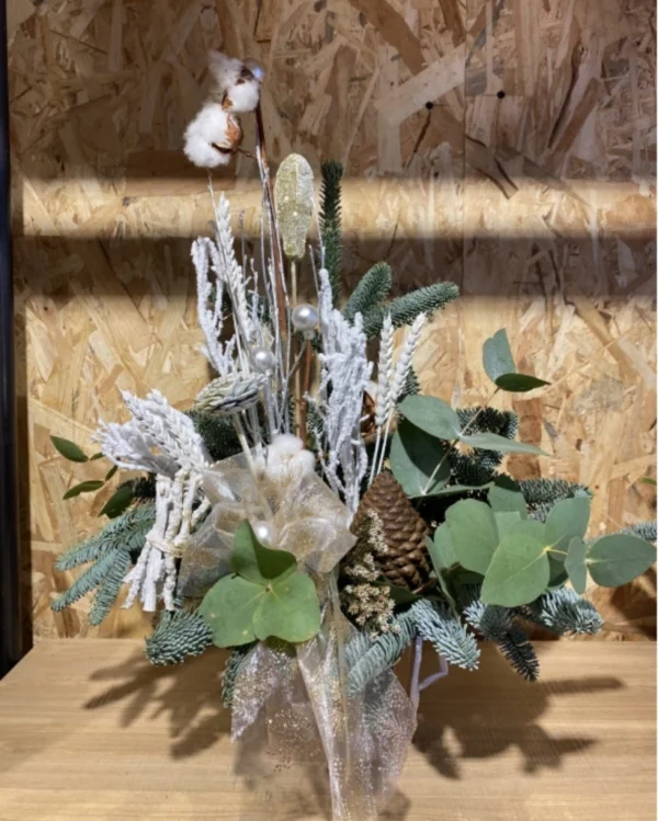 Saquito navideno en tonos blancos y verdes 1