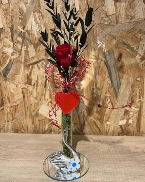 Jarrón anillero con rosa roja preservada. 2 Jarron anillero con rosa roja preservada 2