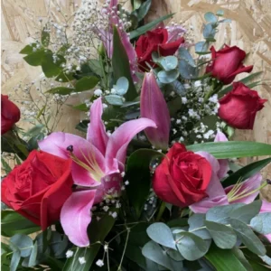 Inicio 46 Ramo funerario de rosas y lilium 1